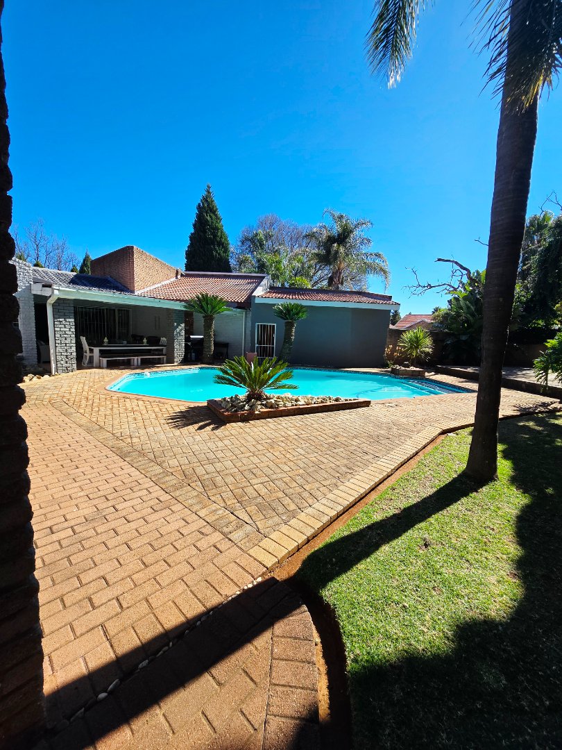 4 Bedroom Property for Sale in Wilkoppies North West